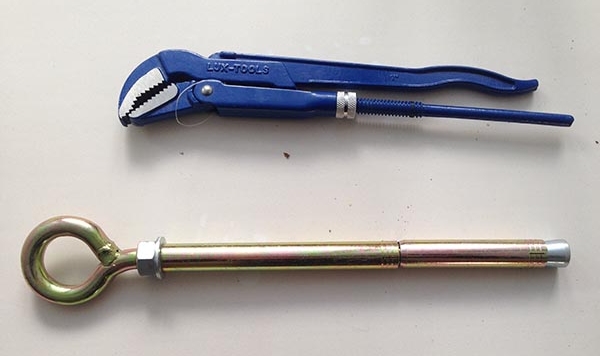 Анкерный болт