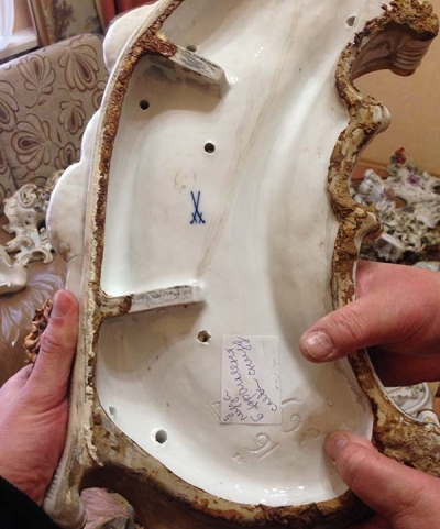 Клеймо мейсенской фабрики на нашем зеркале