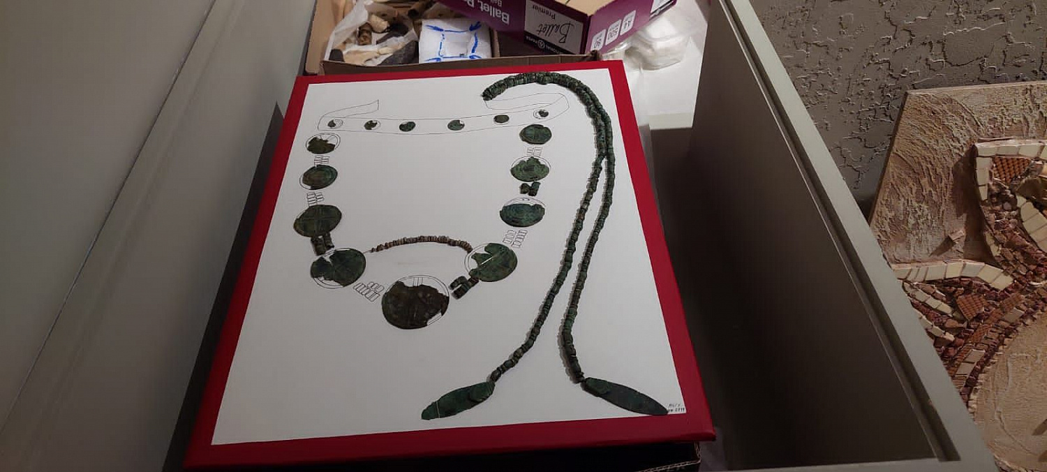 Перевозка, упаковка и монтаж выставки Перекрестки миров Аркаим